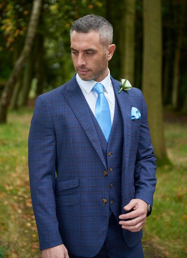 Alveley Lounge Suit, for those looking for something different that combines both modern and traditional.