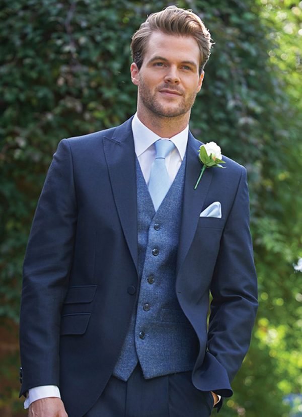Uppington navy lounge suit with a modern edge, timeless, lightweight, tailored fit.